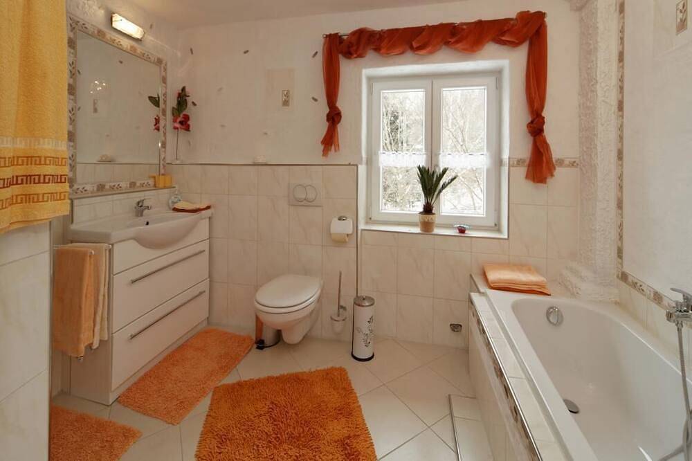 Lovingly furnished vacation apartments with pool/whirlpool/ central, quiet locon in Zachenberg, Ostbayern