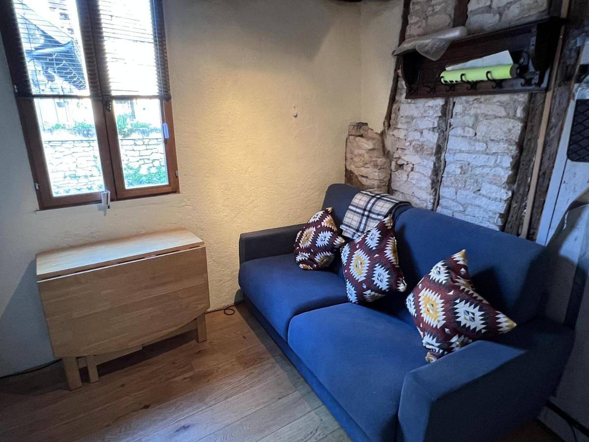 One-Bedroom House in Carennac, Lot