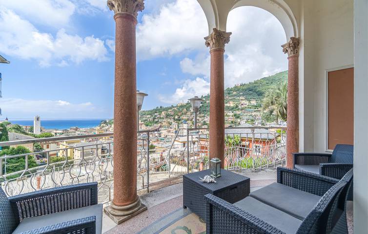 Appartamento intero, Appartamento Sunny Beach con A/C e parcheggio, a 500 m dalla spiaggia in Recco, Riviera di Levante