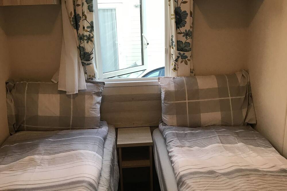 Luxury Holiday Home at 5 star Holiday Park near Sandbanks & Poole Harbour in Poole, Poole Harbour