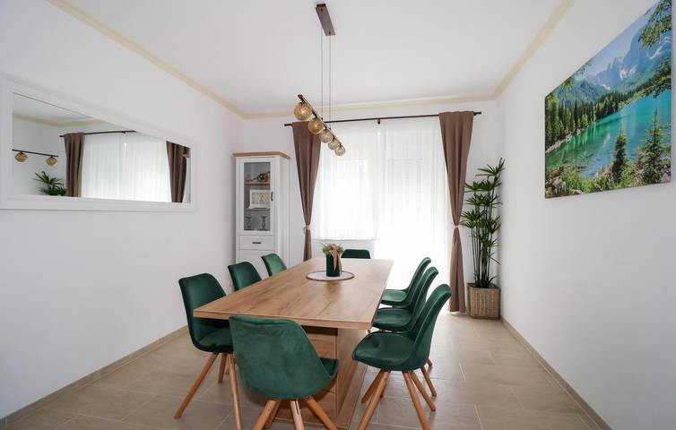 Cozy 150m² Apartment near Kammern im Liesingtal & Liesing River in Kammern im Liesingtal, Östliche Obersteiermark
