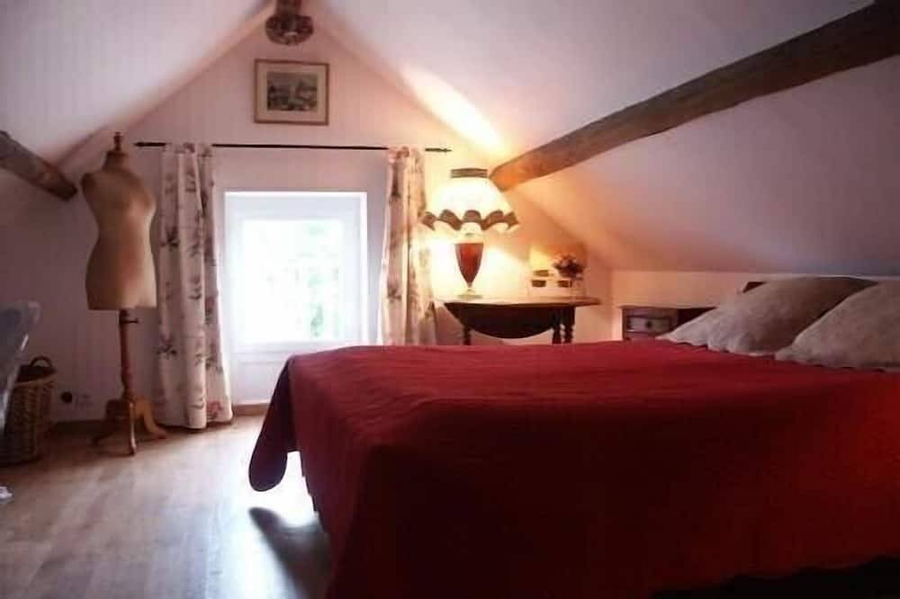 Le Pré des Vergnes 4****-La maison des 3 petits cochons avec étang in Jouillat, Région de Guéret