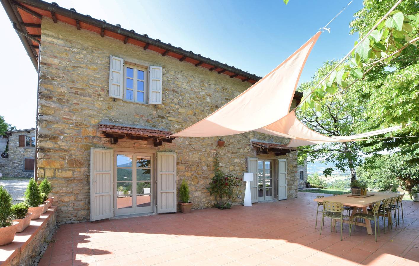 Charmantes Apt mit AC, Parkplatz, Garten, Küche, Pool - Nähe Arno in Poppi, Casentino