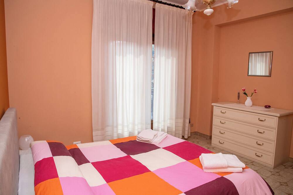 Entire apartment, Montegrappa House - between Etna and the Sea with private parking in Zafferana Etnea, Mount Etna