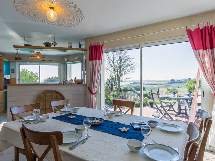 Location de vacances pour 8 personnes, avec jardin et terrasse à Plounéour-Trez - 4