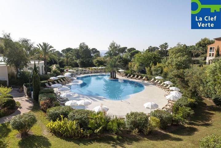 Appart’hôtel pour 4 personnes, avec piscine et jardin