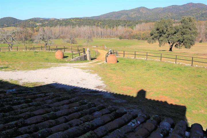 Casa rural para 12 personas, con jardín además de vistas y piscina en Sierra Norte de Sevilla - 4
