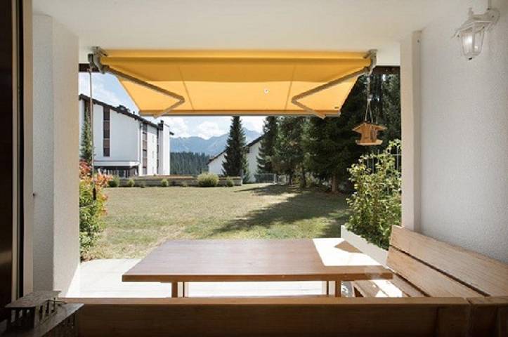 Entire holiday apartment, Ferienwohnung, Laret 6/1 - Ski-In-Out -Defoer - 3.5 room apartment in Laax GR 2, Laax