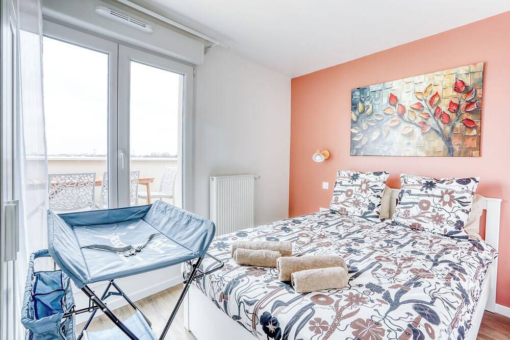 Entire apartment, Duplex* Paris, Villepinte Expo, Cdg, Disneyland in Le Blanc-Mesnil, Seine-Saint-Denis