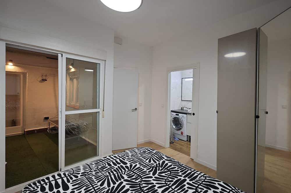 Entire apartment, Stylish Alcobendas Studio Seasonal in Alcobendas, Madrid Province