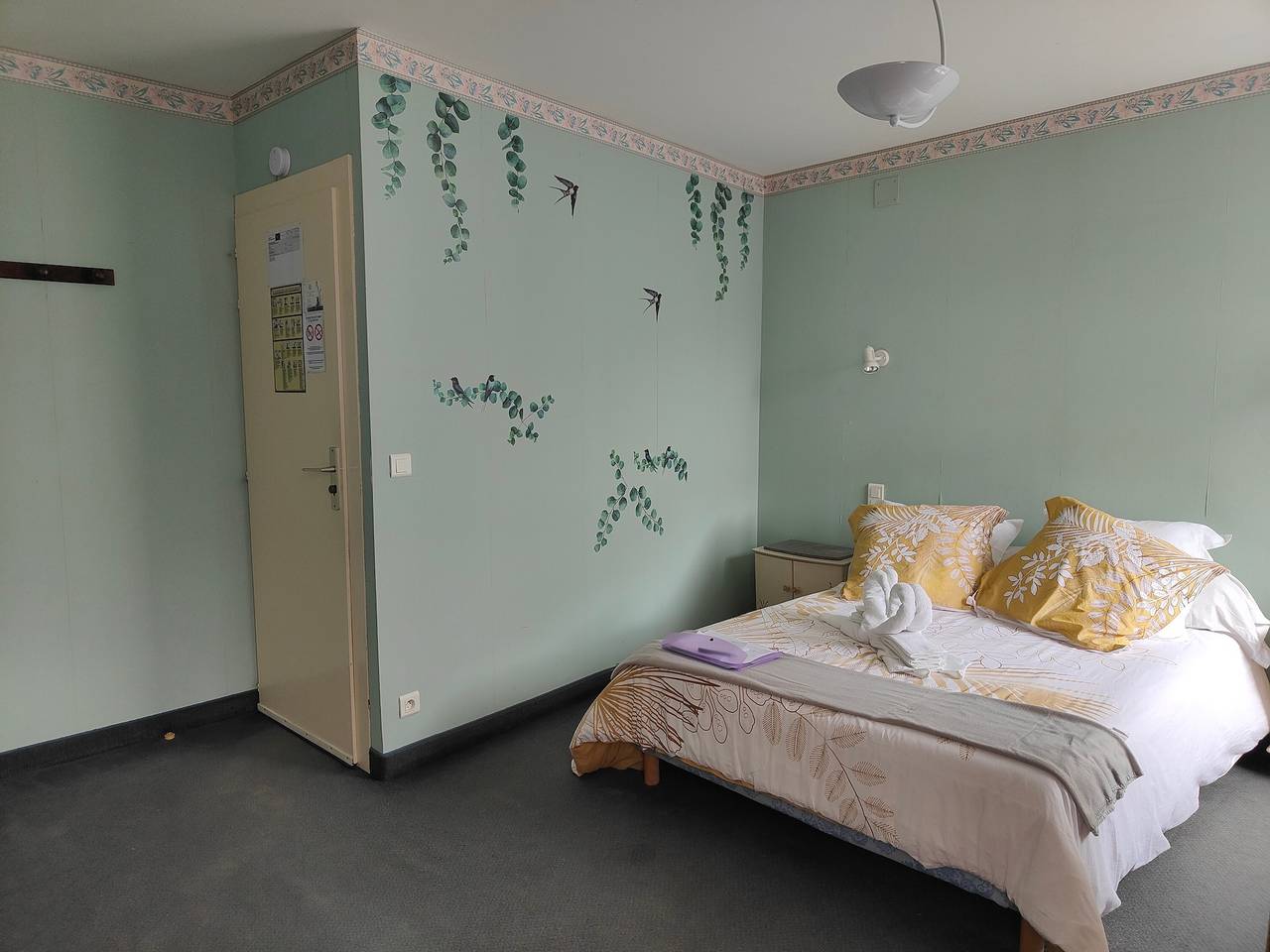 “Domaine du Chêne” Room with Shared Terrace, Balcony & Wi-Fi in La Vôge-les-Bains, Épinal region