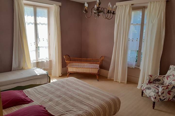 Location de vacances pour 11 personnes, avec Terrasse et Jardin à Rougnat - 2