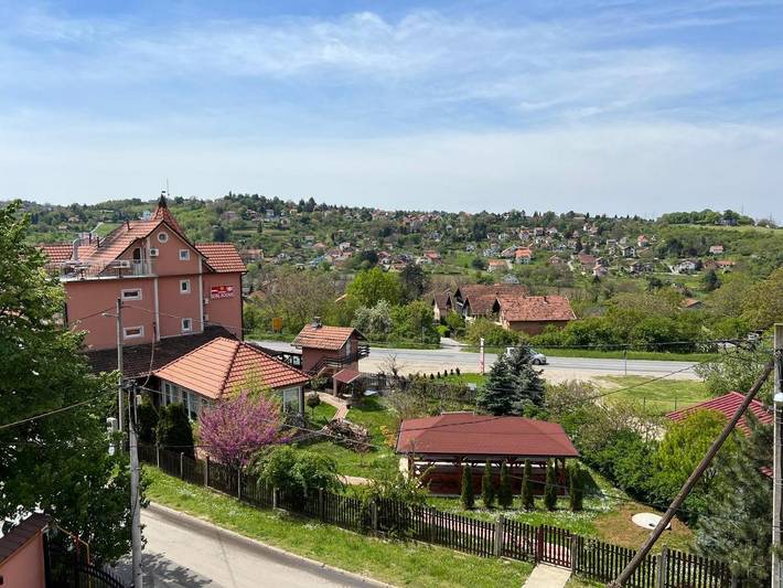 Gîte pour 4 personnes, avec balcon et vue, adapté aux familles à Novi Sad - 2