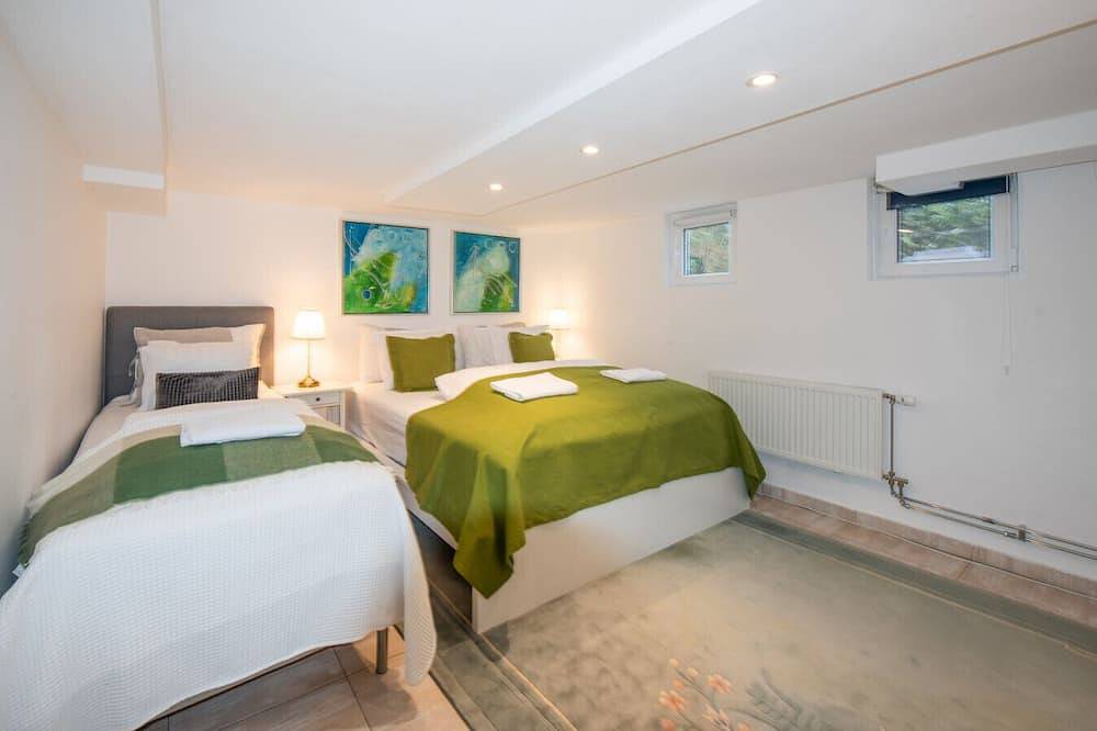 Hel lejlighed, Family-Friendly Malmö Stay for 7 with Kitchen & Free Parking in Malmø, Svenske Østersøen