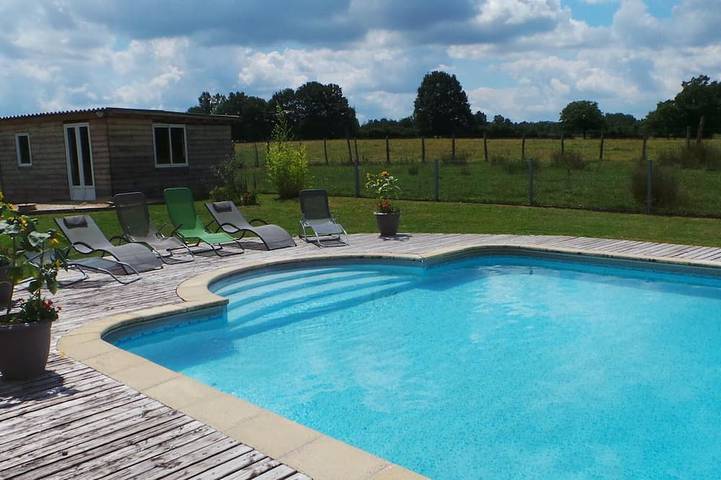 Gîte pour 6 personnes, avec Balcon ainsi que Jardin et Piscine