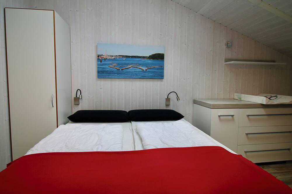 Poolhaus Ostsee - Ferienhaus mit privatem Indoor Pool und Wellnessbereich in Schönhagen, Brodersby