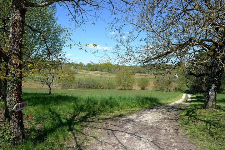Location de vacances pour 9 personnes, avec jardin et terrasse à Sorges - 3