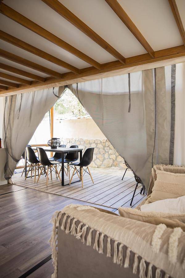 Gîte pour 6 personnes, avec piscine ainsi que vue et jardin, animaux acceptés à Castillon-du-Gard - 4