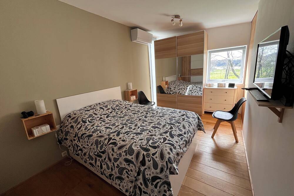 Architect-designed wooden house with breathtaking panoramic view of the Vilaine river in Nivillac, Vannes region