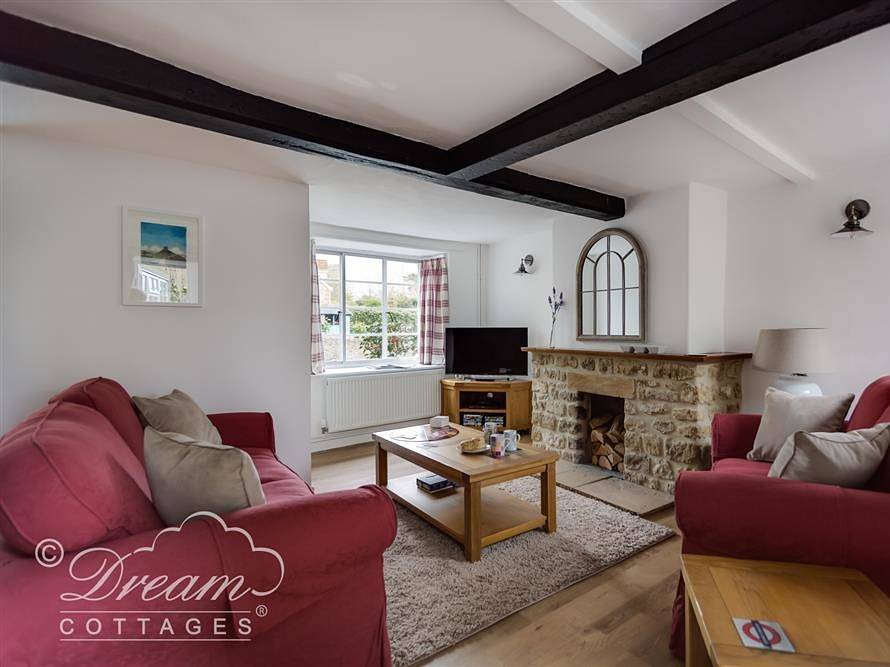 Bramble Cottage in Burton Bradstock, Dorset