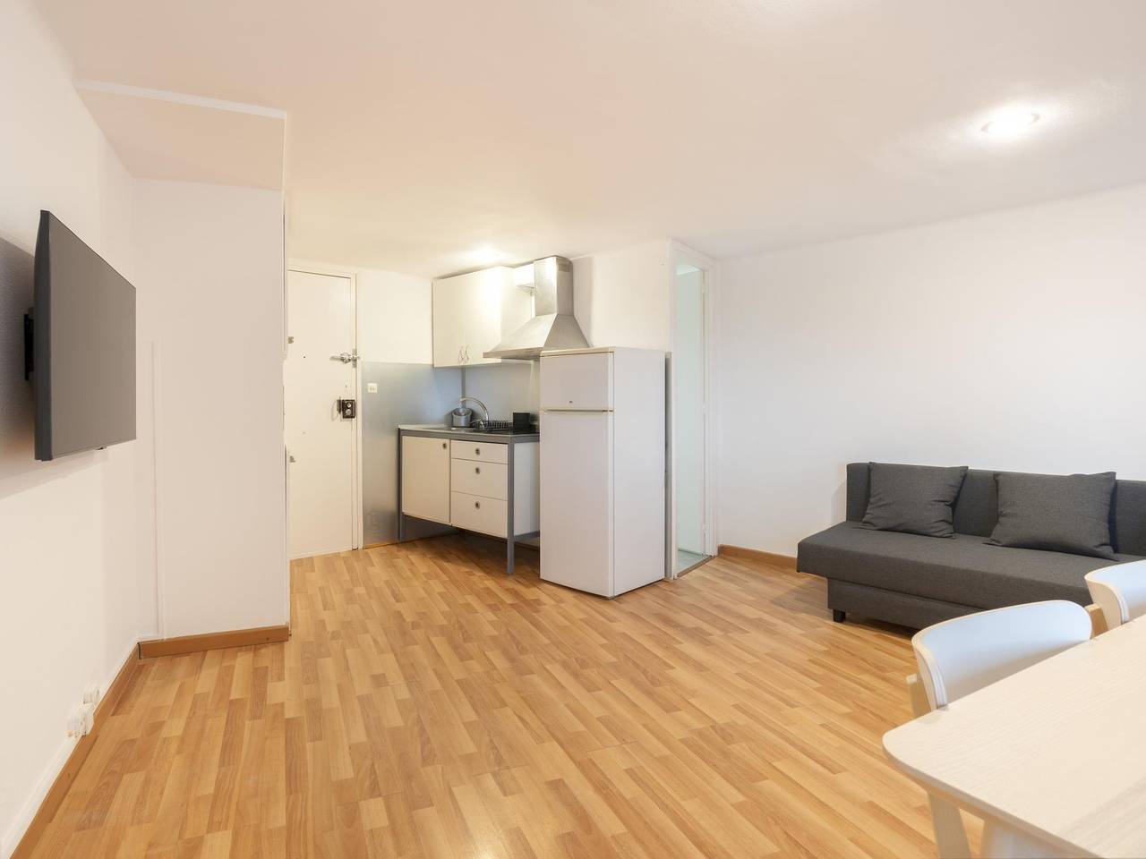 Entire holiday apartment, Homenfun Barcelona Park Güell I in La Salut, Barcelona