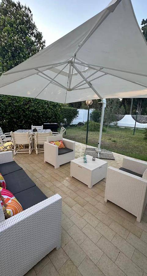 Casa vacanza per 5 persone, con panorama e giardino, adatto a famiglie con bambini in Manfredonia