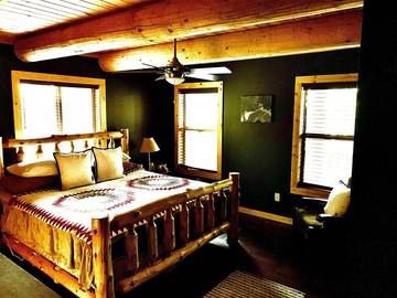 Log Cabin for 6 Guests in Blue Ridge Mountains, Seneca Rocks, Picture 1