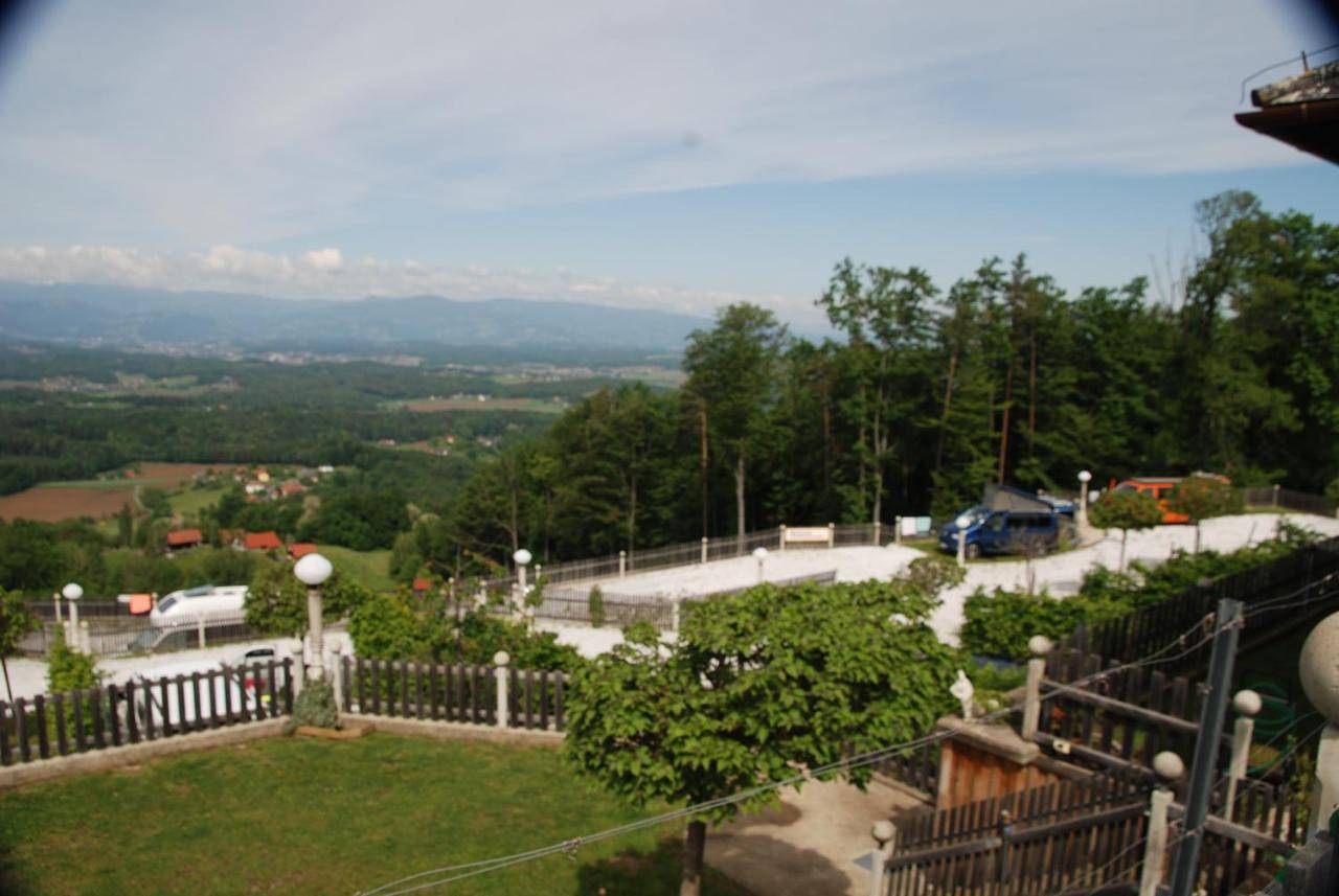 Weinberg-Panorama- Campingplatz in Sankt Andrä-Höch, Steirerland