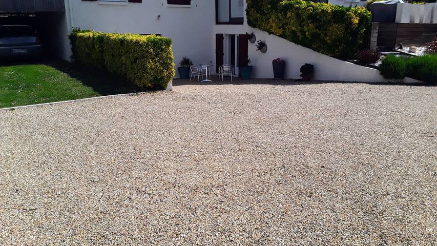 Gîte pour 4 personnes, avec terrasse et jardin à Meschers-sur-Gironde - 2