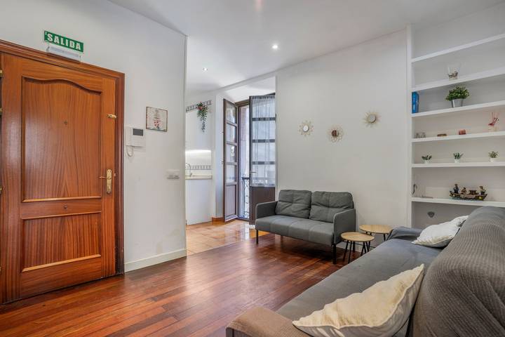 Entire apartment, 'Centro Llanes' Apartment: Cozy Stay in the Heart of Llanes in Llanes, Costa Verde (Spain)