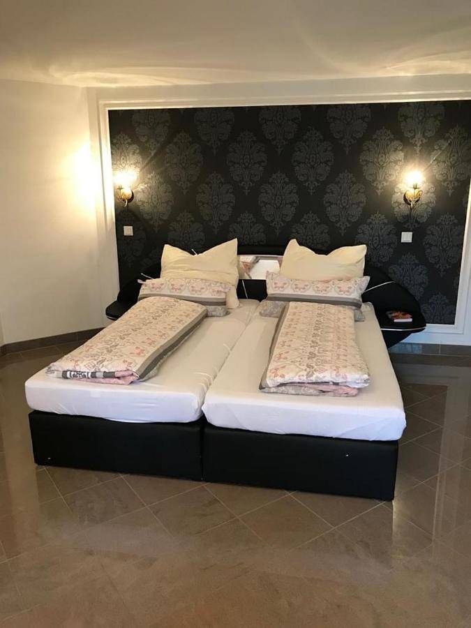 Ferienwohnung für 2 Personen, mit Terrasse und Garten in Ebensfeld