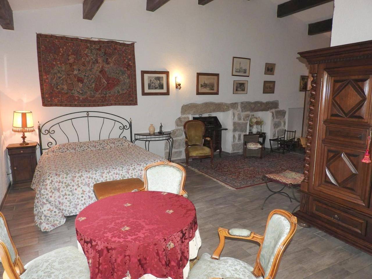 Double Room with Private Bathroom in Levie, Parc naturel régional de Corse