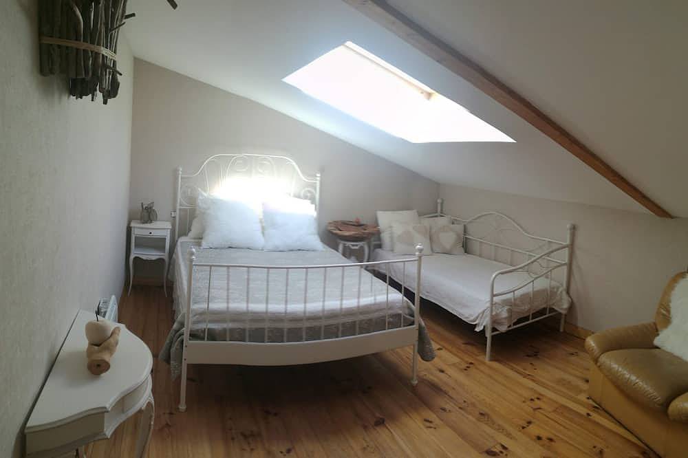 Appartement entier, L'Oliveraie Détente et nature au coeur des volcans in Chauriat, Région de Clermont-Ferrand
