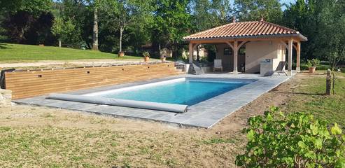 Gîte pour 5 personnes, avec terrasse ainsi que jardin et piscine dans La Vineuse sur Fregande