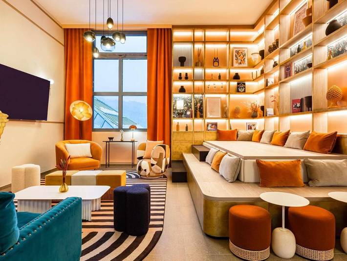 Hôtel pour 3 personnes, avec piscine et terrasse ainsi que sauna et jacuzzi, animaux acceptés