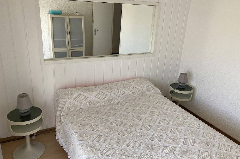 2 bedroom house with garden and direct access to the beach in Poggio-Mezzana, Corte region