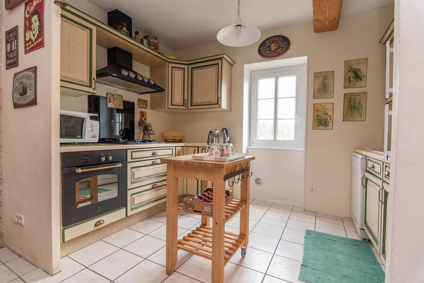 Les Volets Verts - Maison pour 10p avec Jardin in Jully-lès-Buxy, Region Chalon-sur-Saône