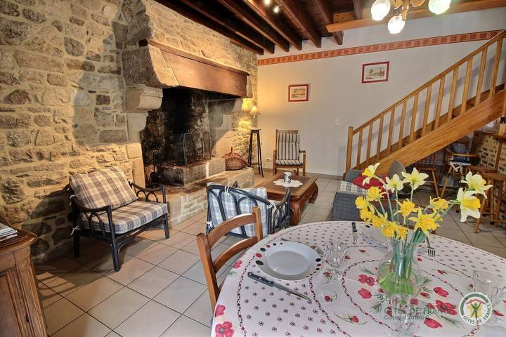 Gîte pour 4 personnes, avec Jardin à Glomel