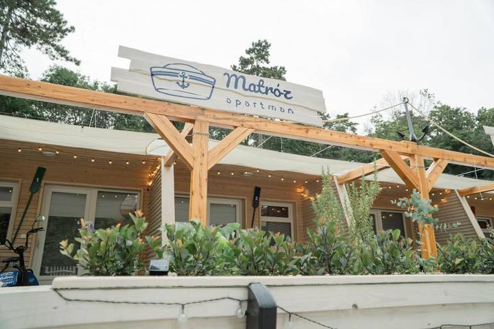 Ferienwohnung für 4 Personen, mit Seeblick und Garten in Balatonalmadi