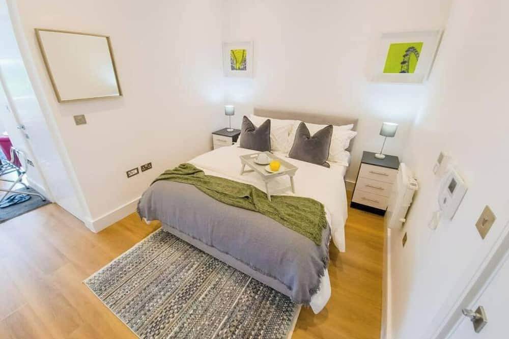 Entire apartment, Page 256 By Ja'Mo With King Bed And Free Parking in Slough, Berkshire