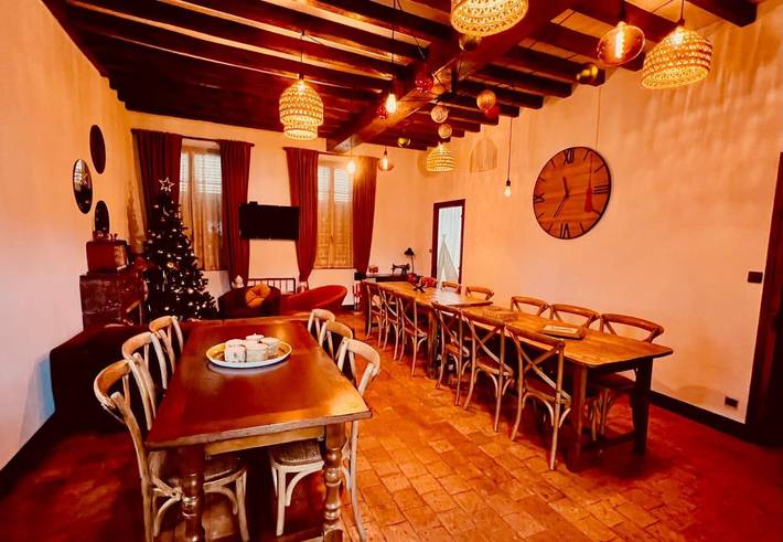 Location de vacances pour 16 personnes, avec piscine et jardin à Léré - 3