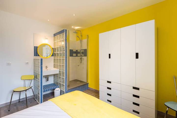 Entire apartment, Le Rhone - Apartment Lyon 7 with parking in Lyon, Lyon region