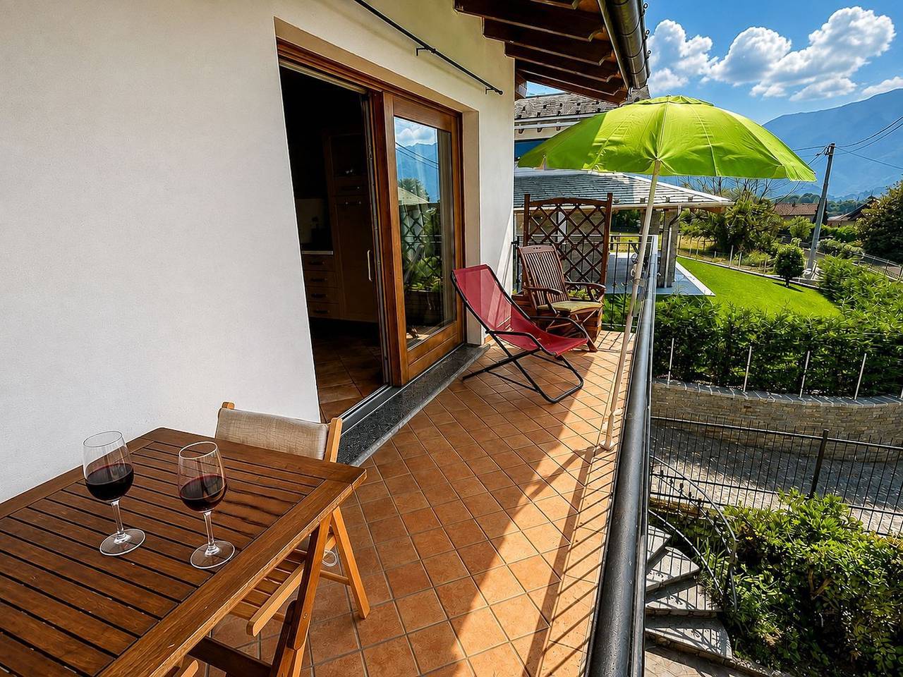 Appartement entier, Appartement de vacances pour 4 personnes avec jardin in Colico, Alpes orobiennes occidentales