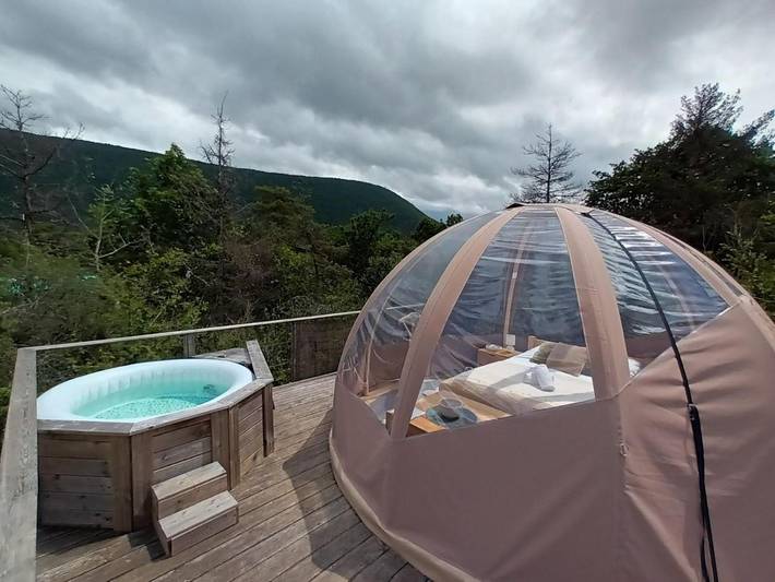 Tente pour 2 personnes, avec terrasse et jacuzzi dans Auvergne-Rhône-Alpes - 2