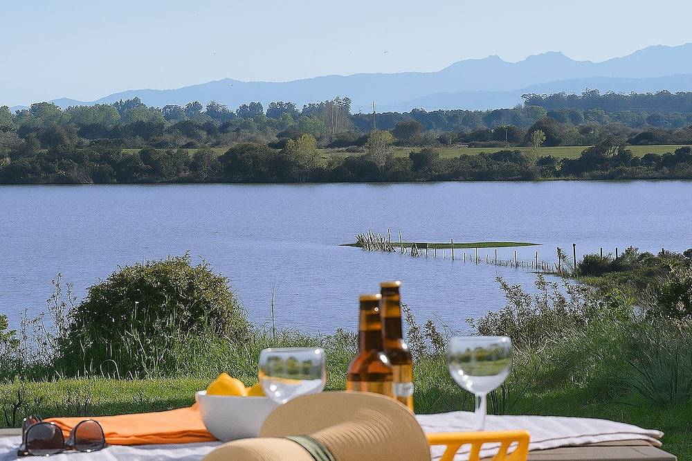 Appartement entier, T2 domaine de 8 hectares, bord du lac de Teppe Rosse, Plages 7 km, Clim, Wifi in Aléria, Arrondissement de Corte