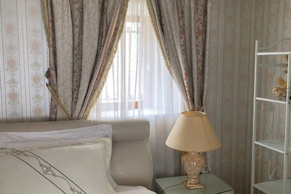 Chambre d'hôtes Le Relais Des Hirondelles - Hortensia jardin dans la propriété in Chaumont-en-Vexin, Oise