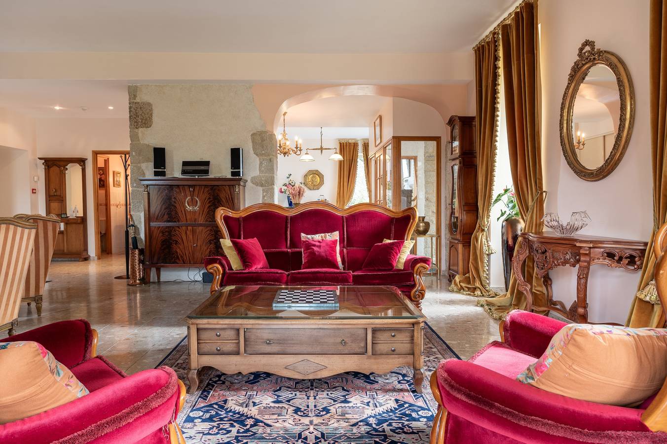 Château 'Gite La Renardière' avec piscine privée, terrasse privée et Wi-Fi in Langoëlan, Région de Pontivy