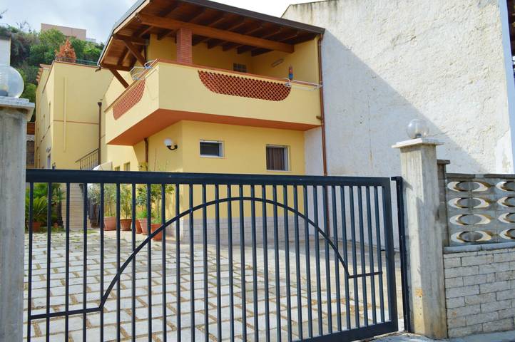 Gîte pour 6 personnes, avec balcon à Alcamo Marina - 4