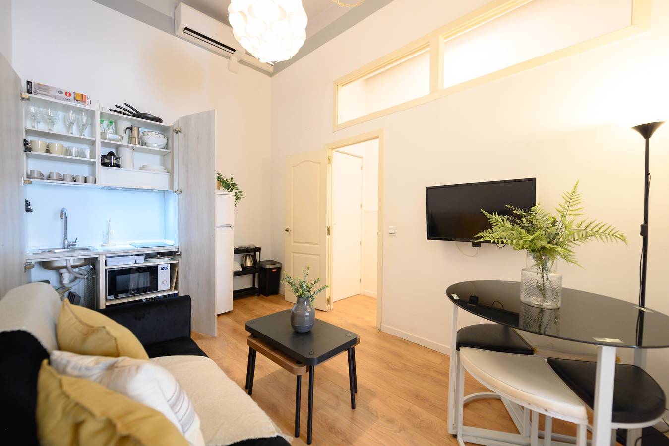 Apartamento entero, M Apartamento de 1 dormitorio con balcón in Centro (Madrid), Madrid