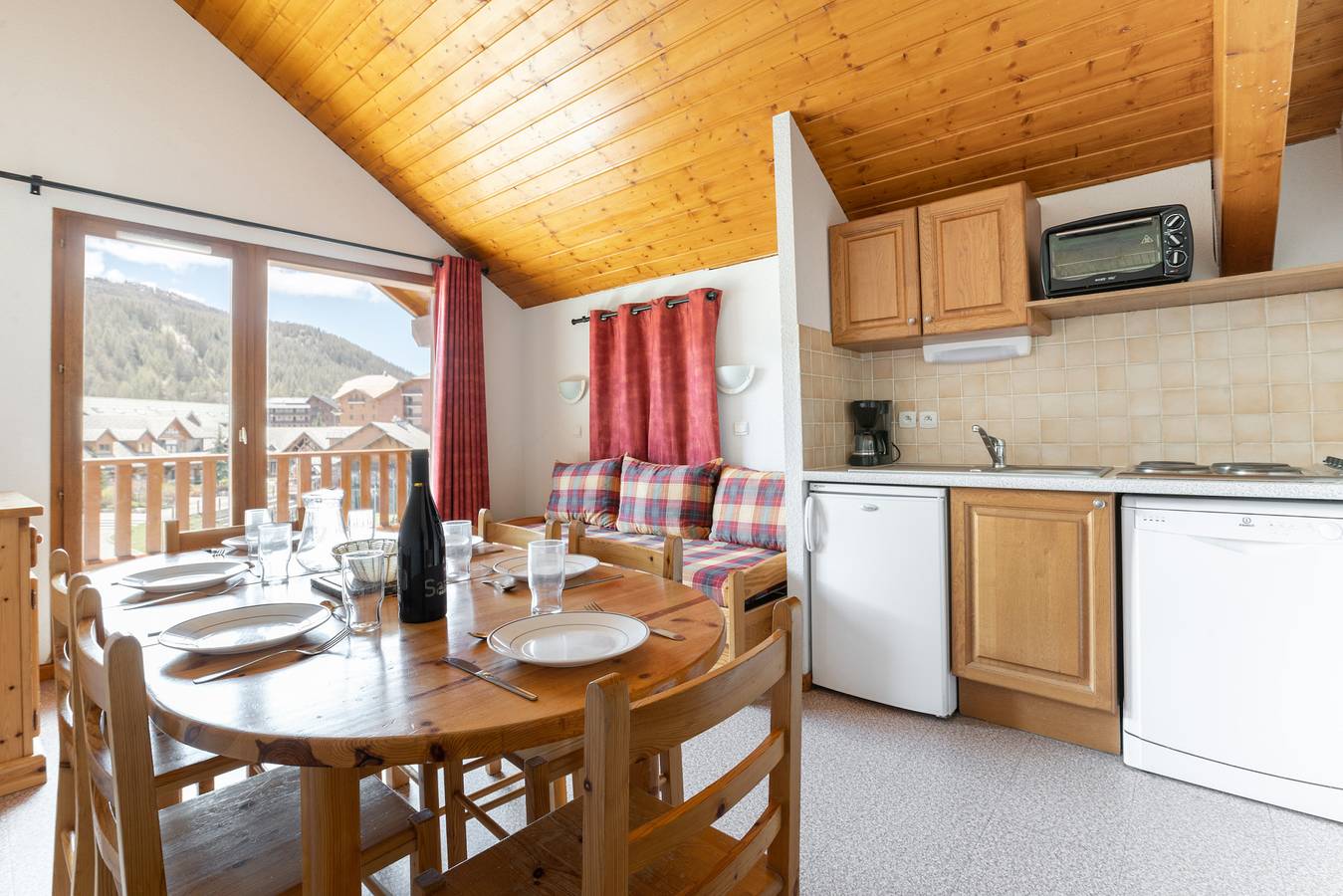 Apartamento entero, Appartement vue sur les pistes, pour 8  in La Joue du Loup, Dévoluy (comuna)